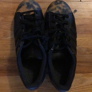 Adidas leopard tennis shoes